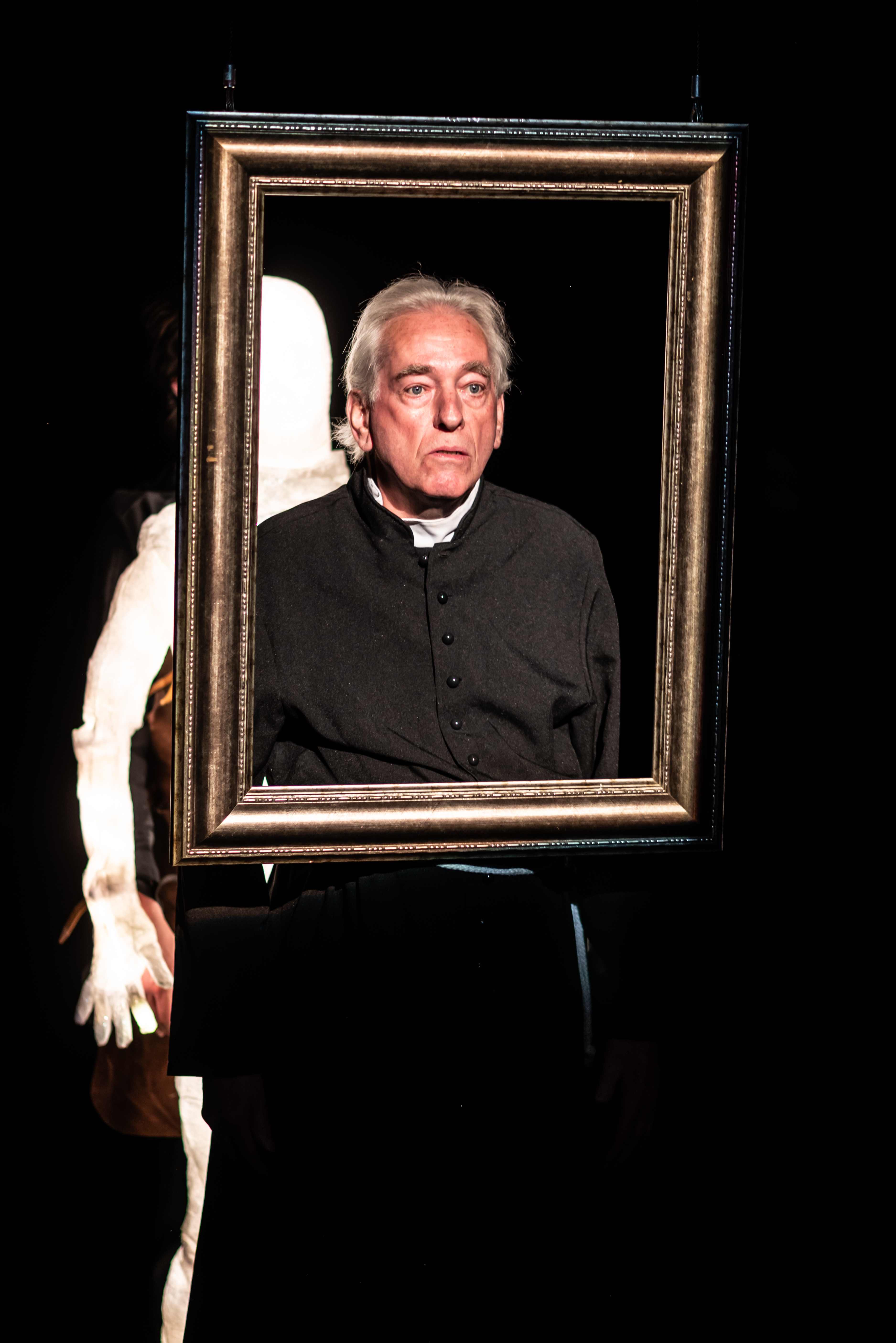 frame actor light puppet stage design light